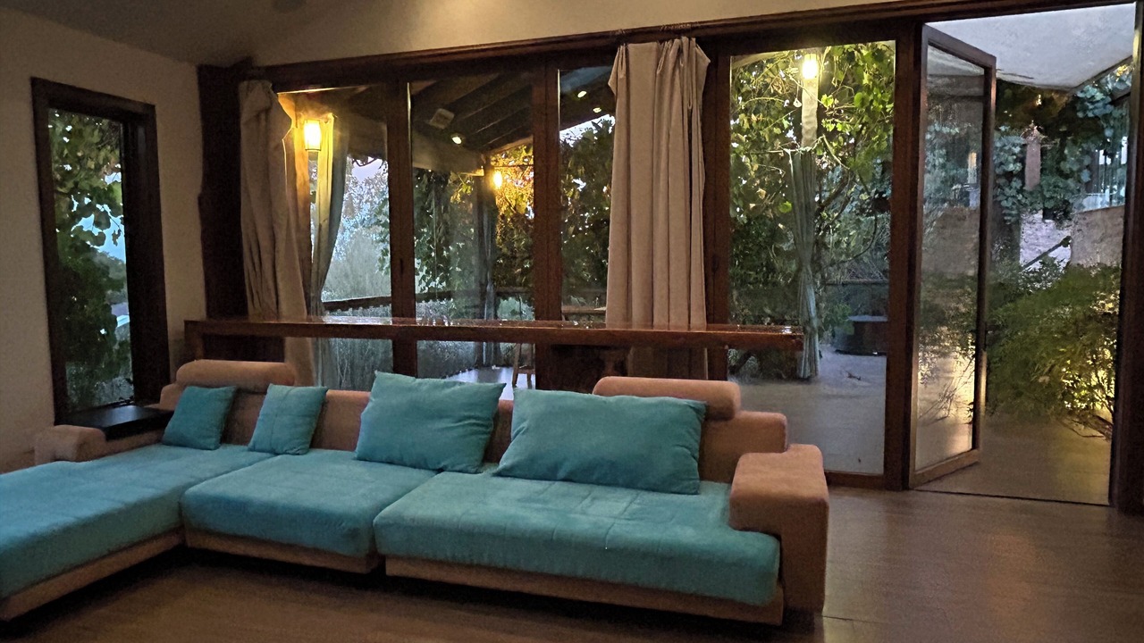 Photo of Livingroom in Farm Hills
