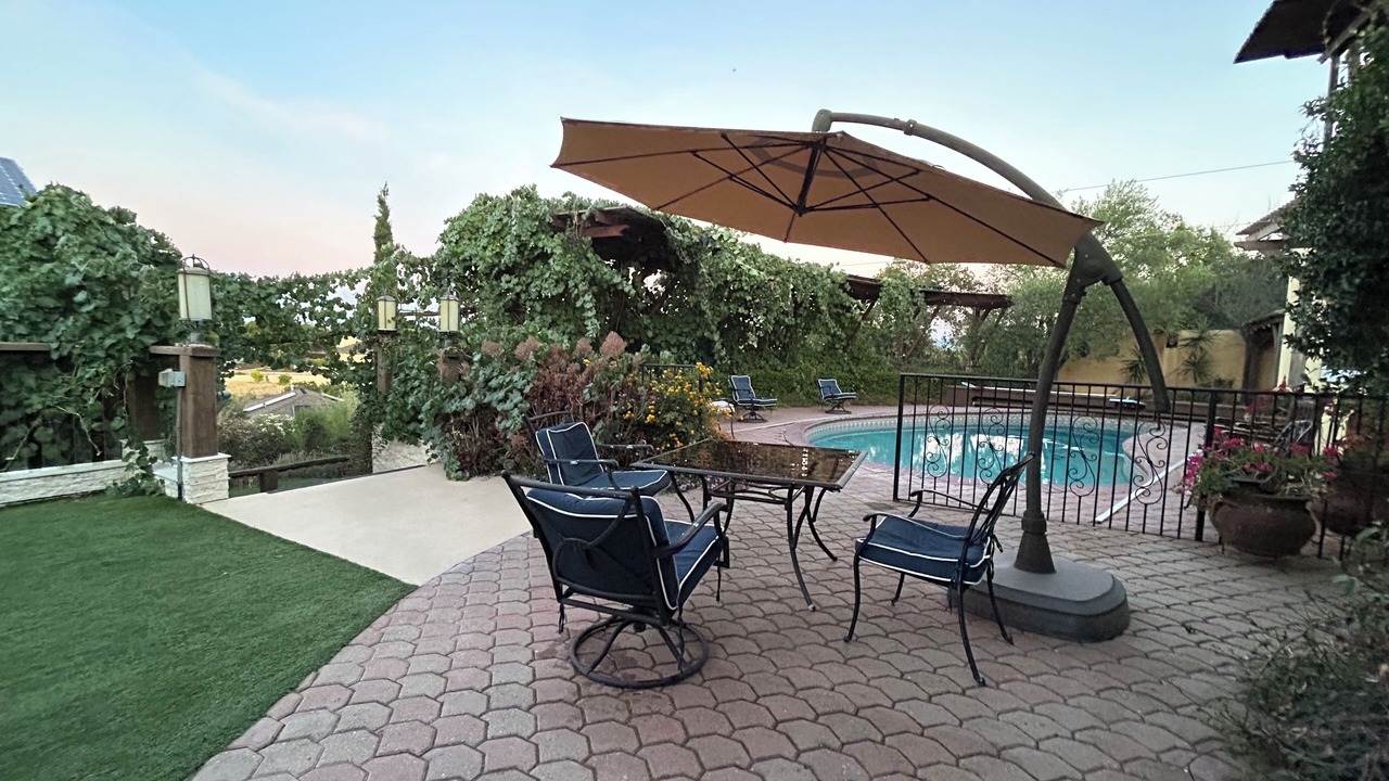 Photo of Outdoor in Farm Hills