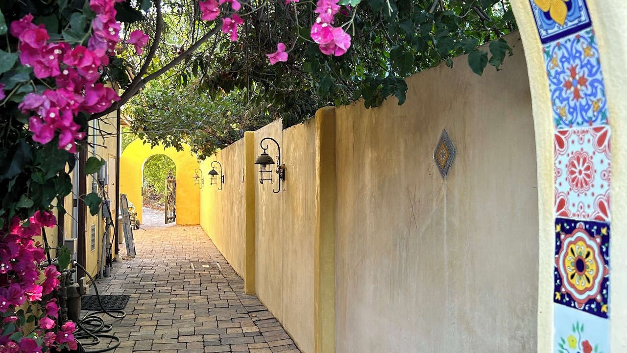 Photo of Outdoor in Farm Hills