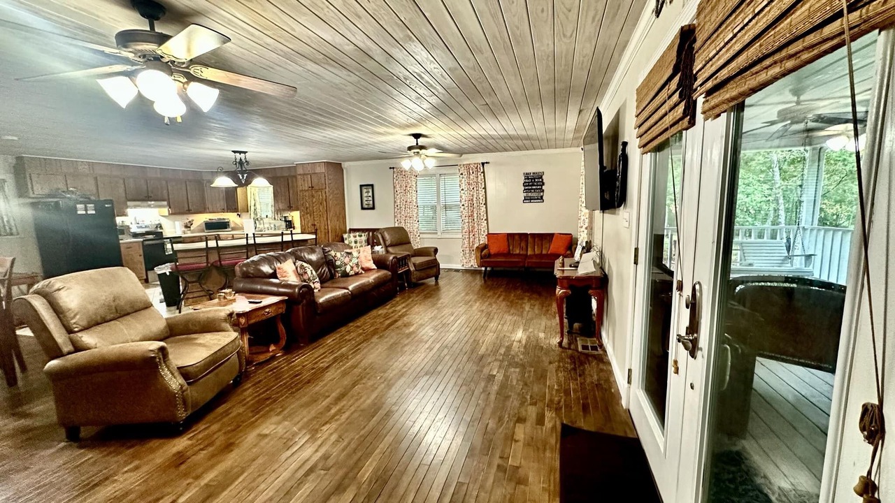 Photo of Livingroom in Russellville