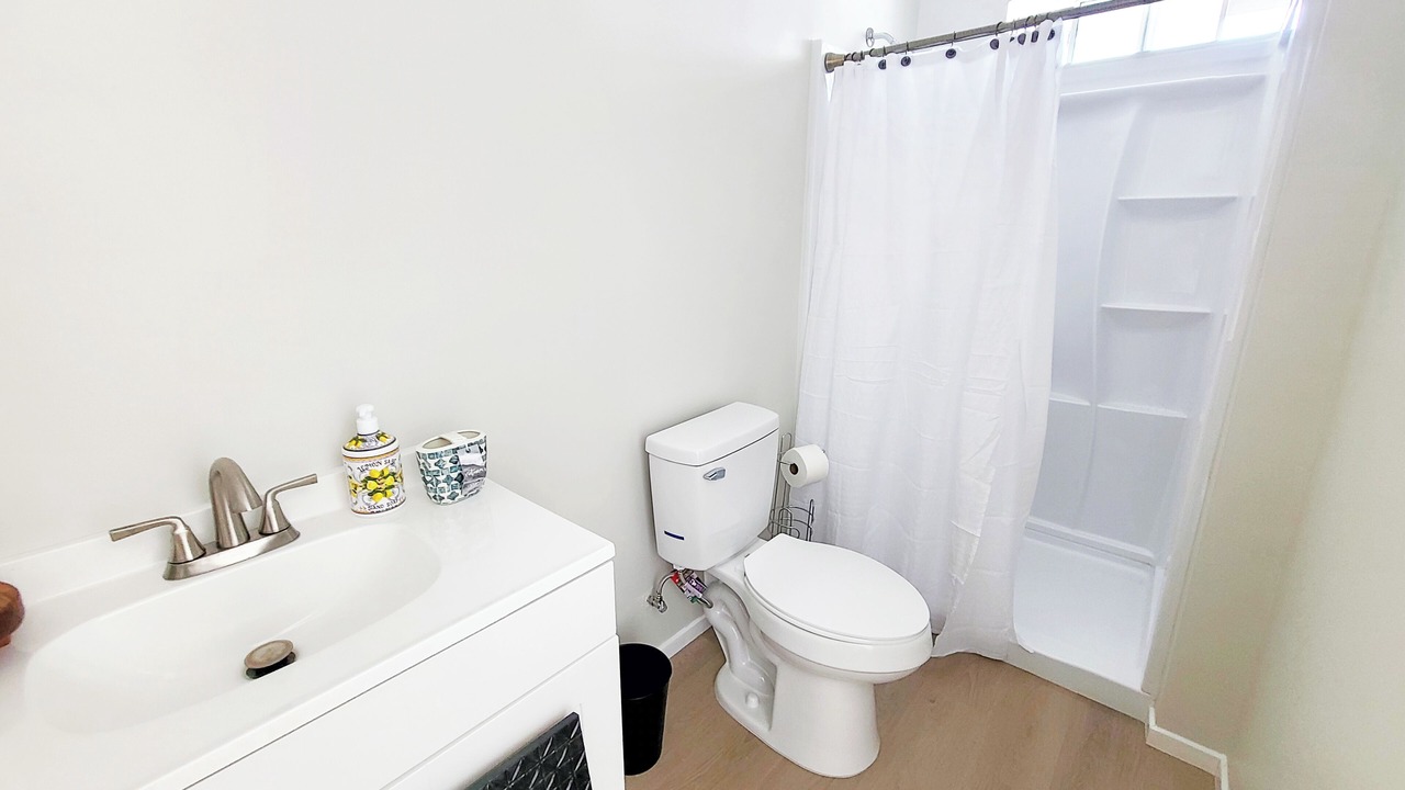 Photo of Bathroom in Alamitos Beach