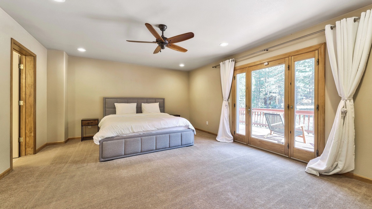 Photo of Bedroom in Country Club Estates
