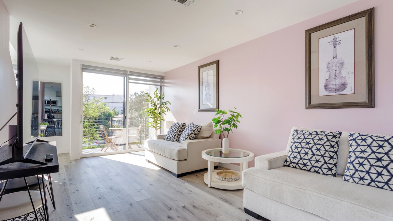 Photo of Livingroom in Little Armenia