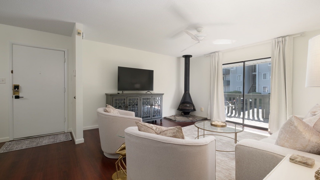 Photo of Livingroom in Crestline Heights