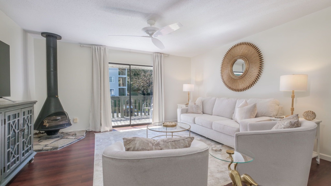 Photo of Livingroom in Crestline Heights