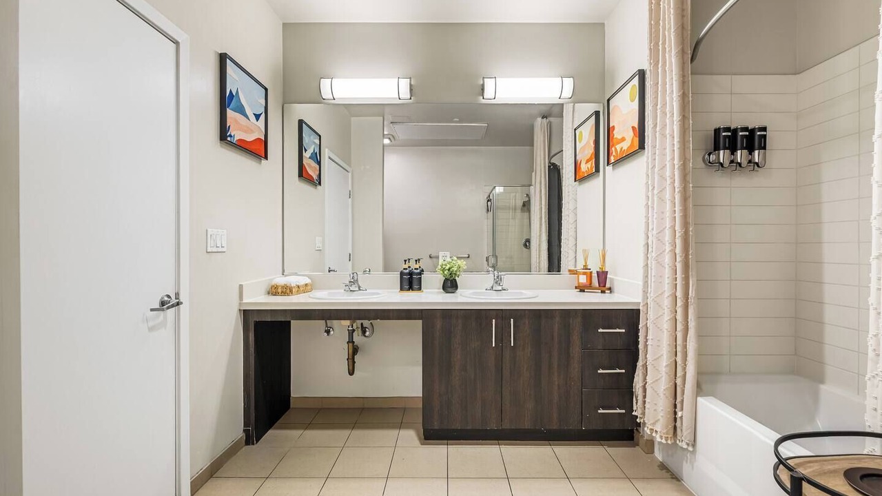 Photo of Bathroom in Los Angeles