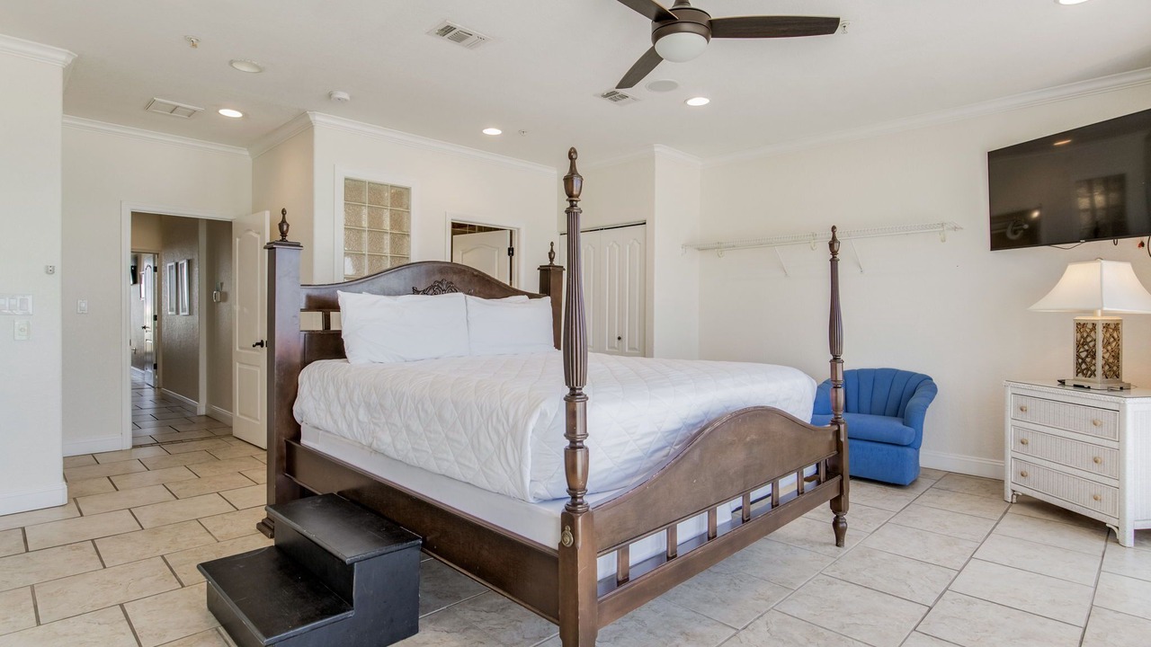 Photo of Bedroom in White Sands
