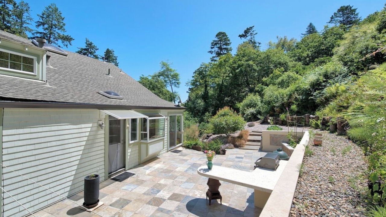 Photo of Patio Balcony in Point Reyes Station