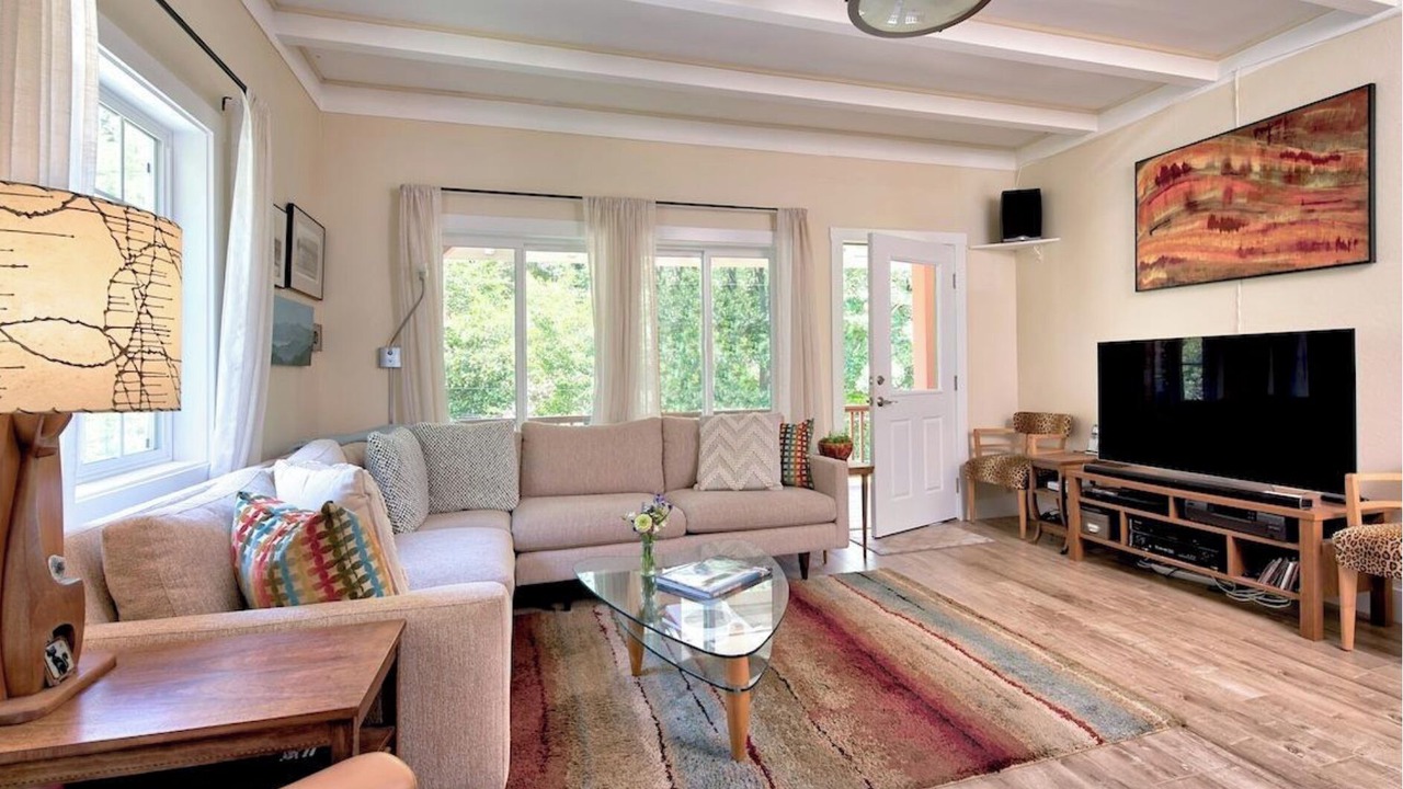Photo of Livingroom in Point Reyes Station