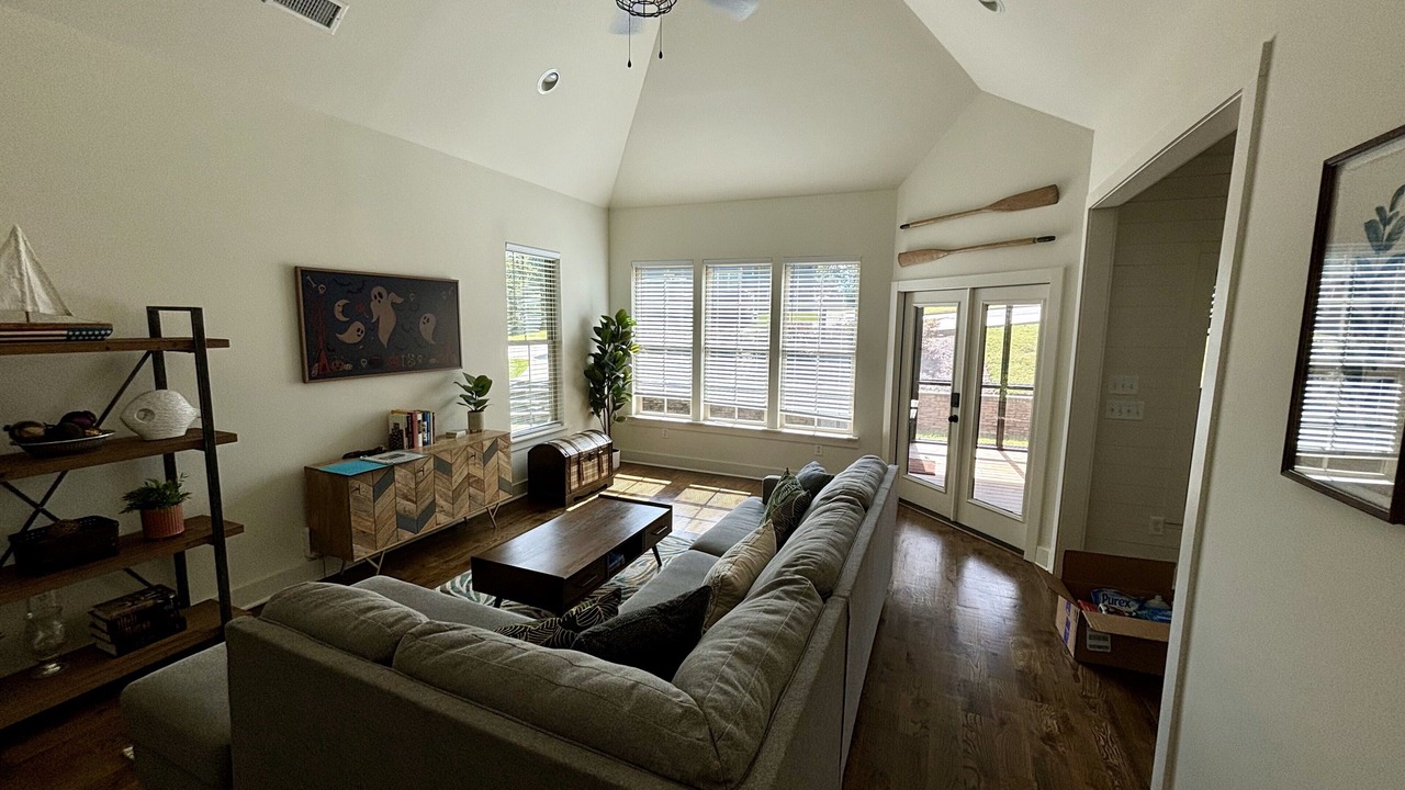 Photo of Livingroom in Tallassee