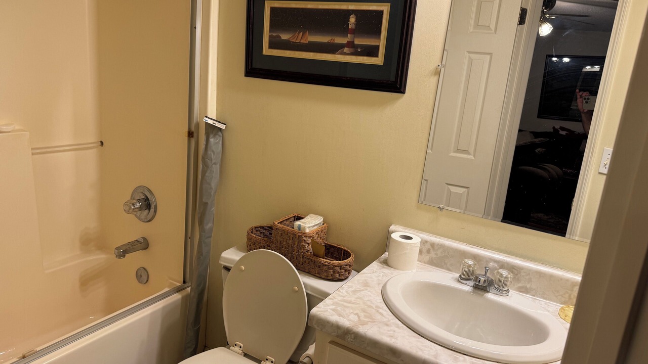 Photo of Bathroom in Woodland Hills