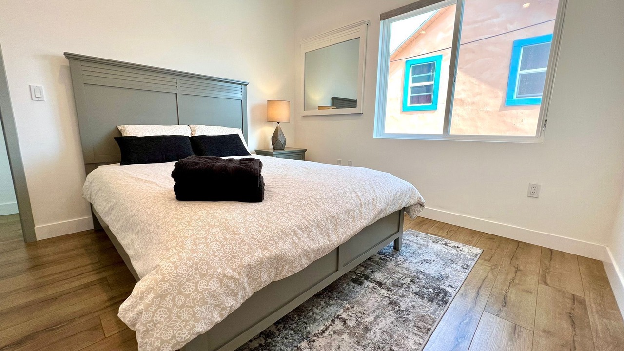 Photo of Bedroom in Pico-Union