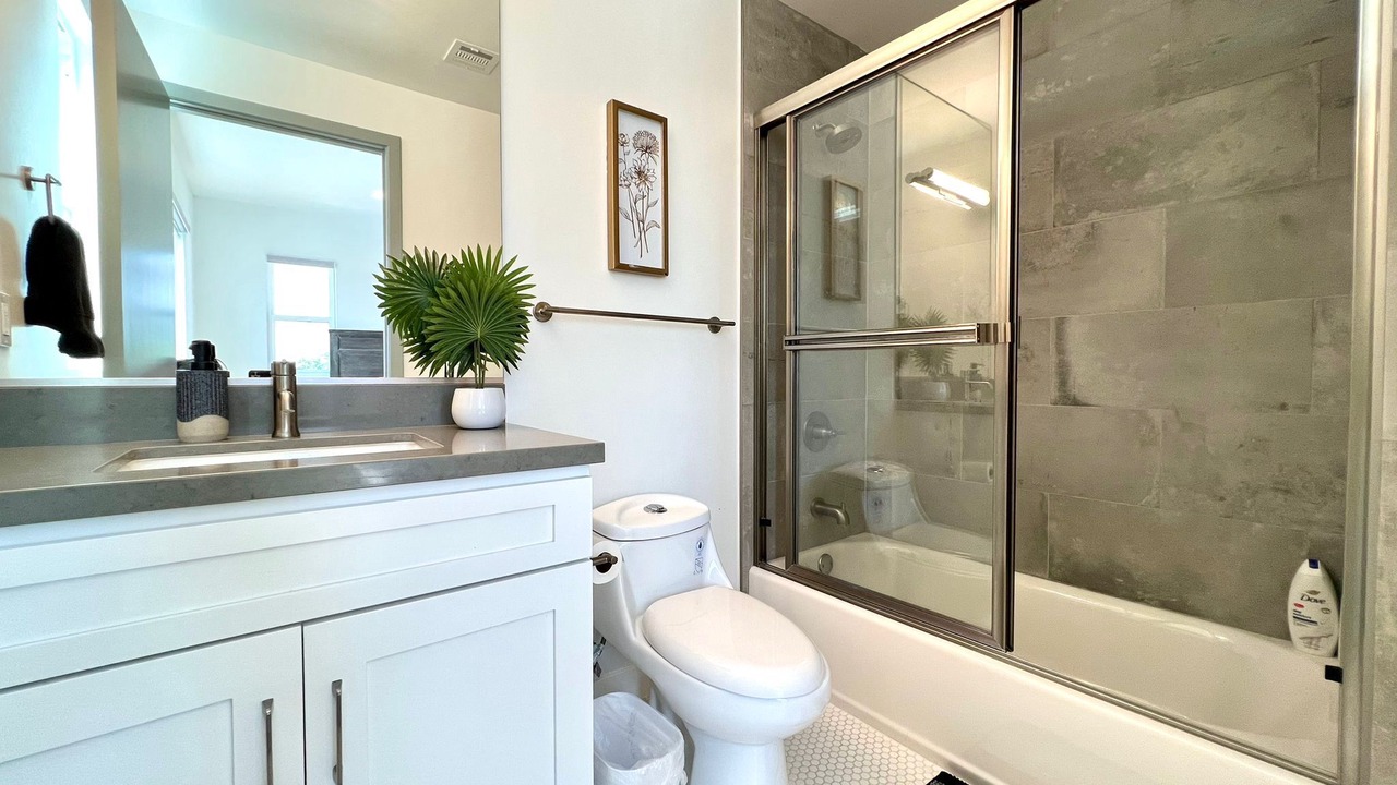 Photo of Bathroom in Pico-Union