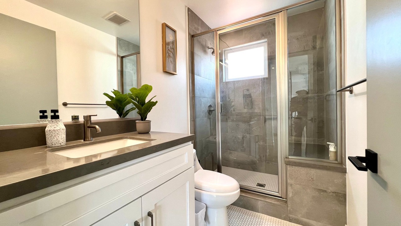 Photo of Bathroom in Pico-Union