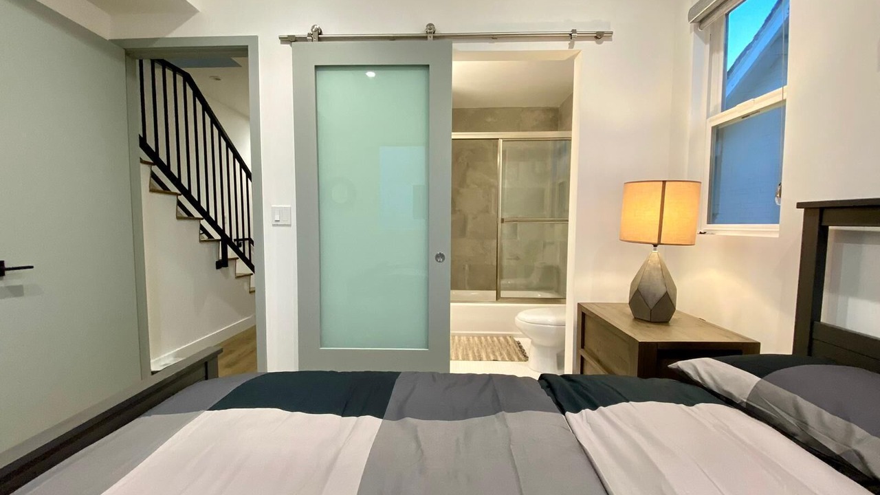 Photo of Bedroom in Pico-Union