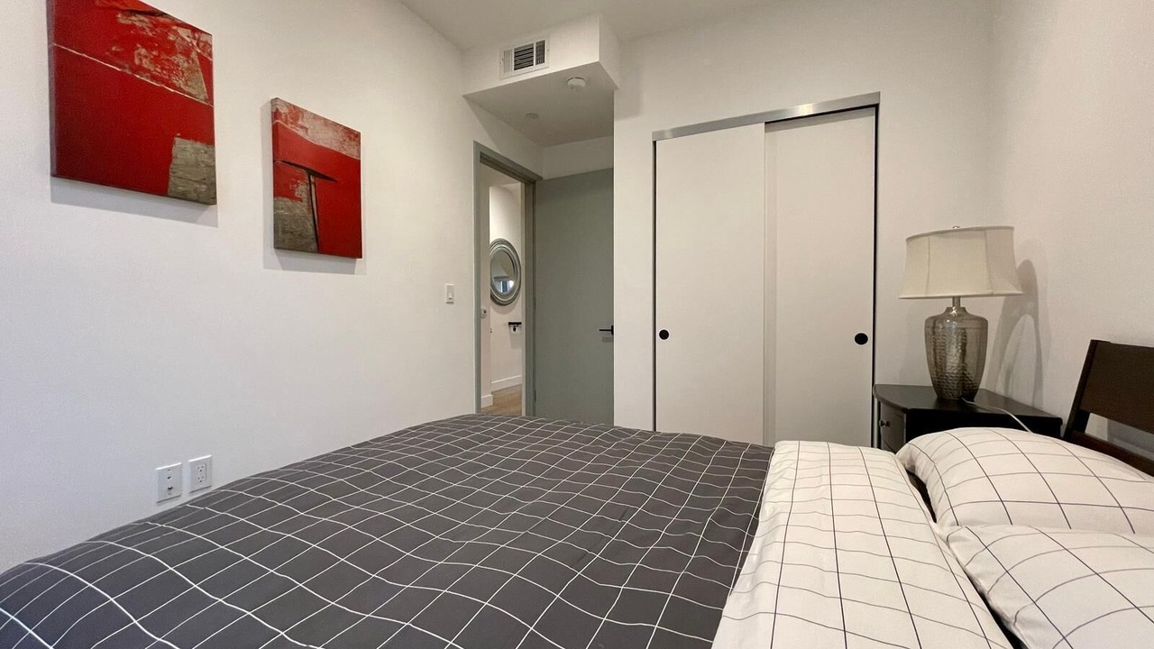Photo of Bedroom in Pico-Union
