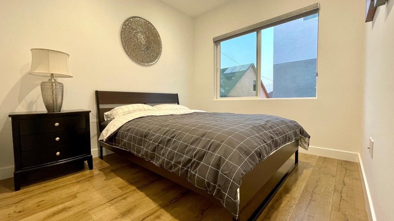 Photo of Bedroom in Pico-Union