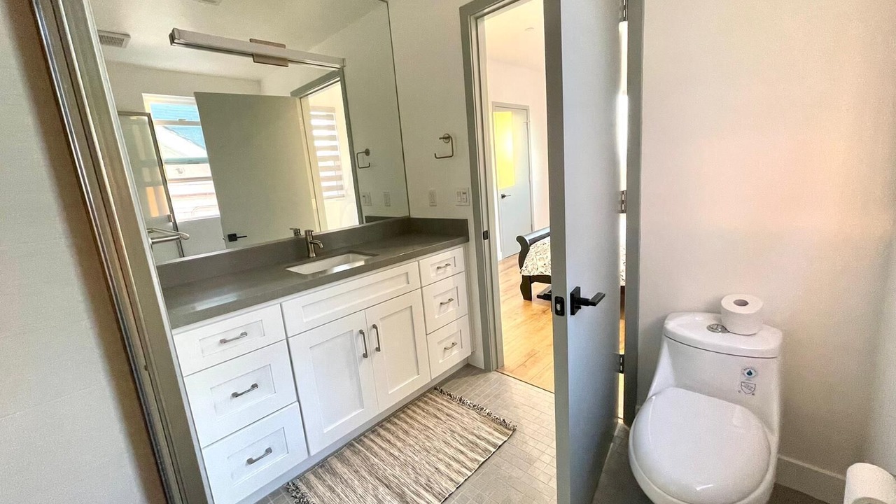 Photo of Bathroom in Pico-Union