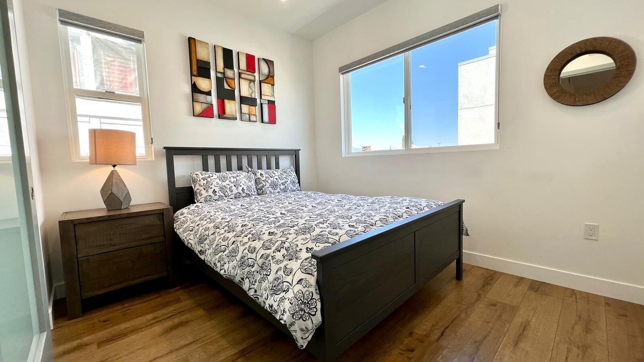 Photo of Bedroom in Pico-Union