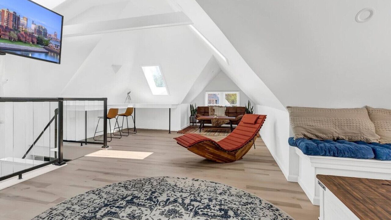 Photo of Livingroom in Lakeview