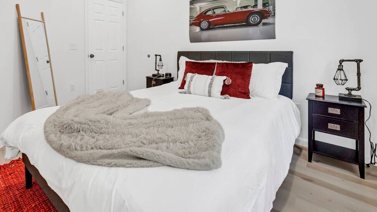 Photo of Bedroom in Lakeview