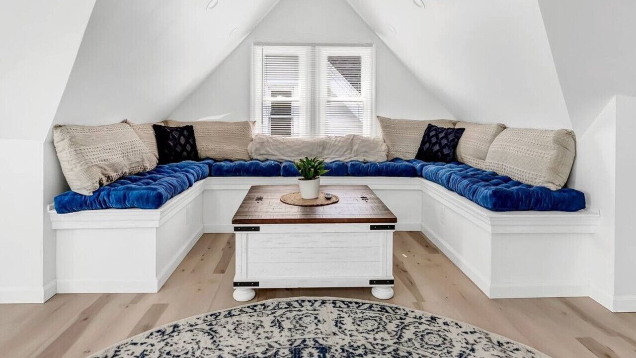 Photo of Livingroom in Lakeview