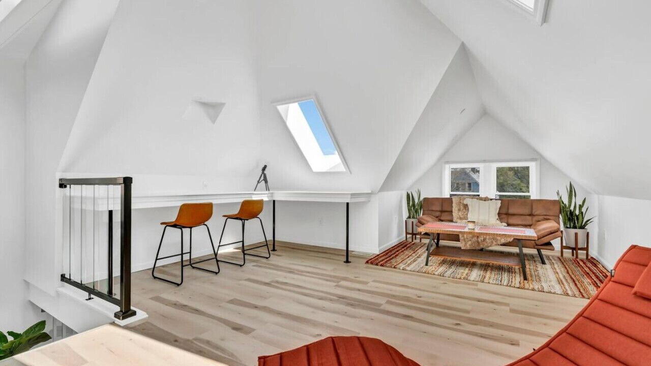 Photo of Livingroom in Lakeview