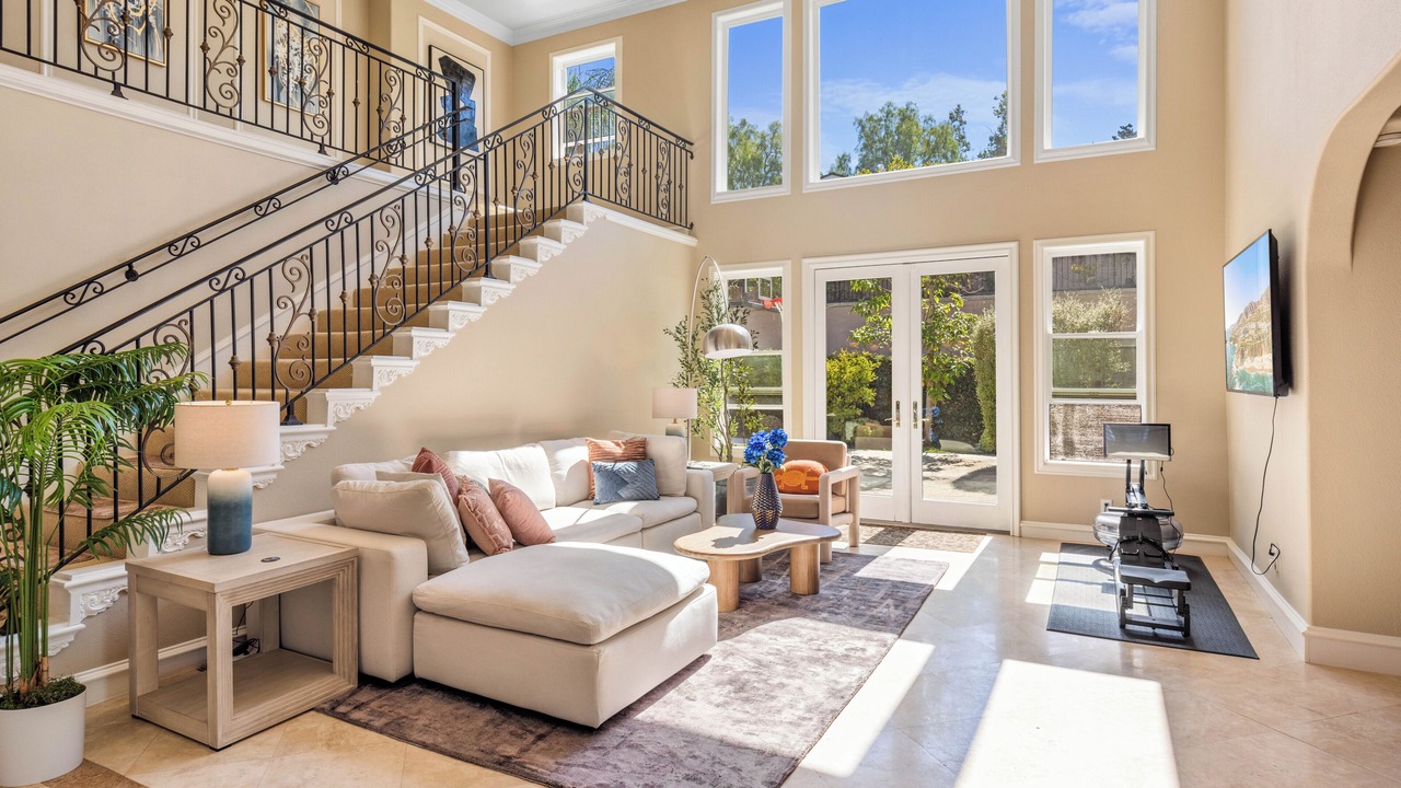 Photo of Livingroom in Cowan Heights