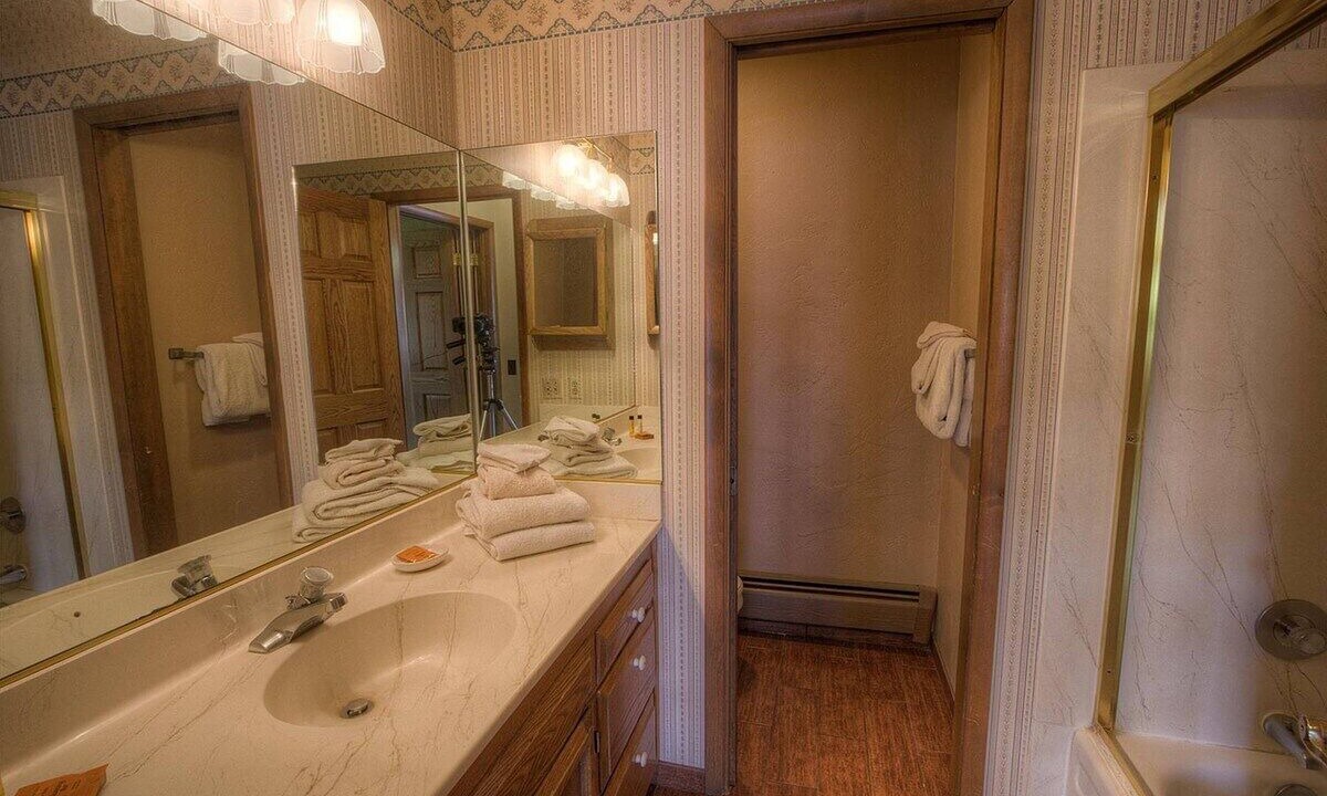 Photo of Bathroom in Tahoe Keys