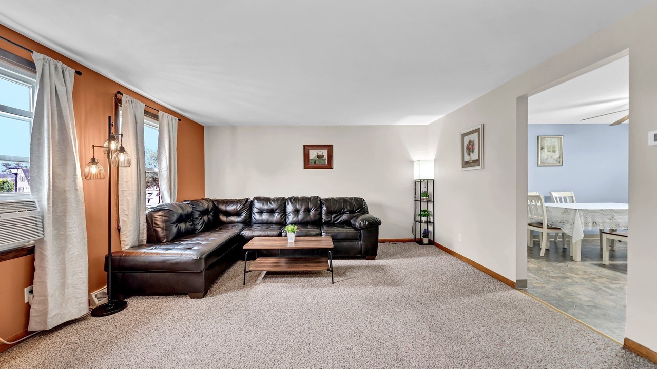 Photo of Livingroom in Cheektowaga