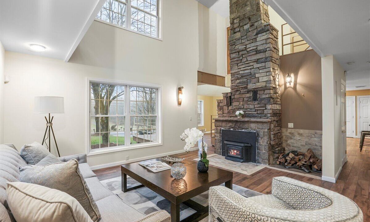 Photo of Livingroom in Newburgh