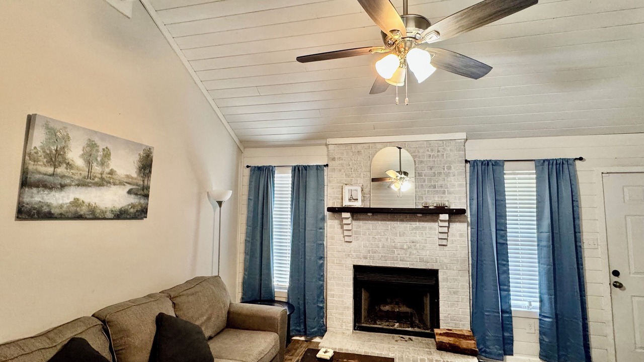 Photo of Livingroom in Gulf Hills
