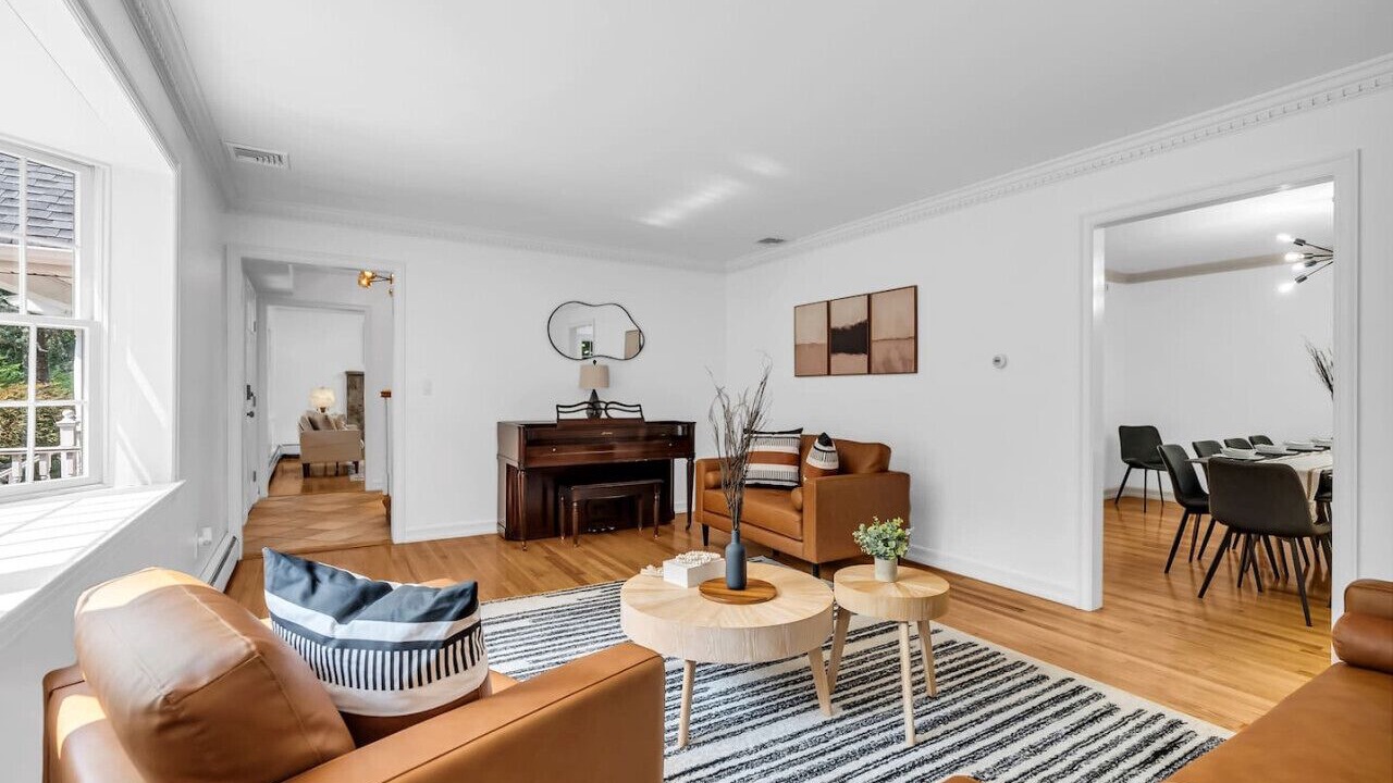 Photo of Livingroom in Airmont