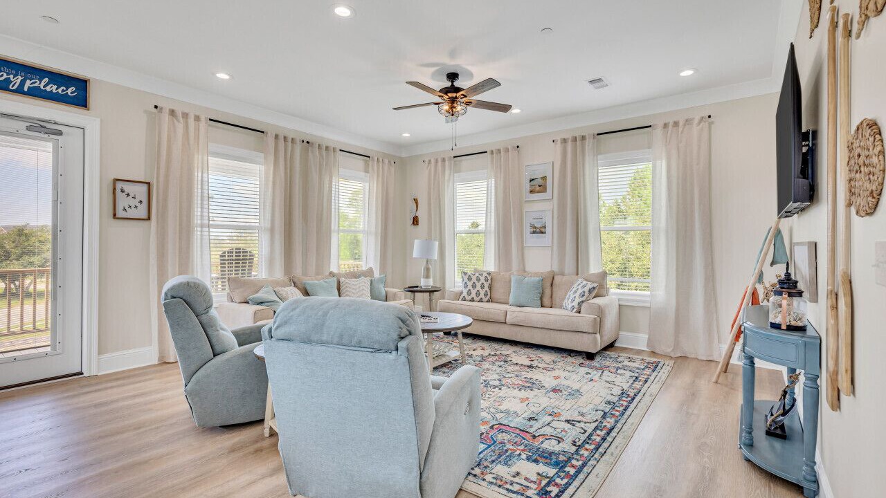 Photo of Livingroom in Long Beach