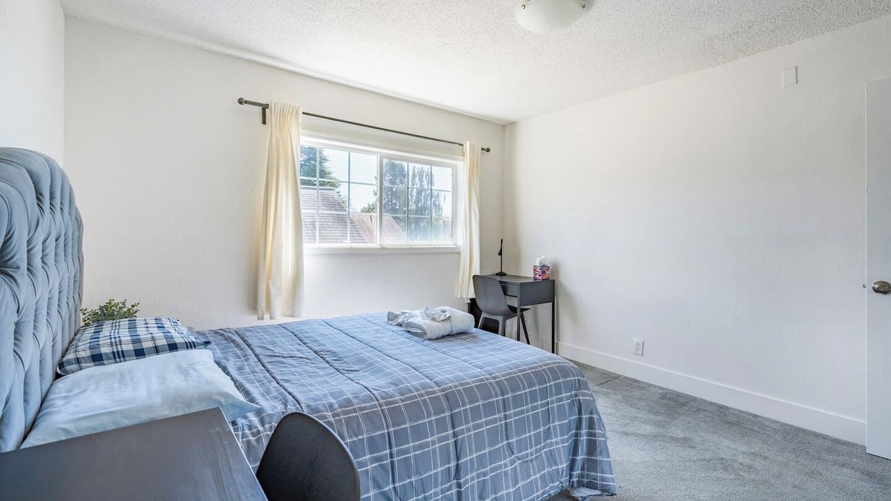 Photo of Bedroom in Central Berkeley