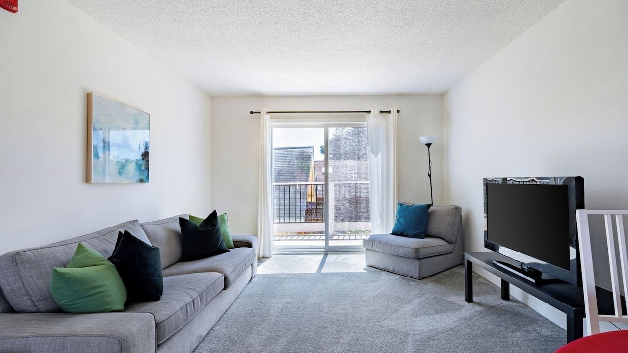 Photo of Livingroom in Central Berkeley