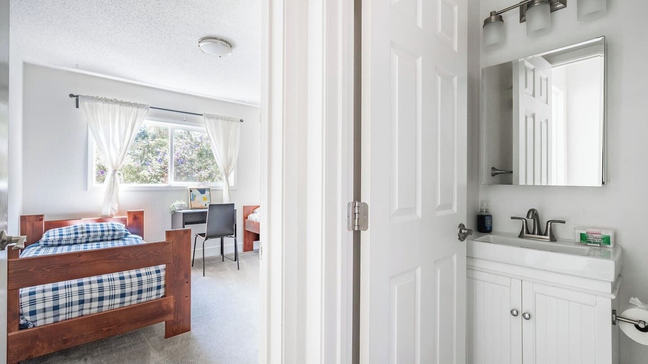 Photo of Bedroom in Central Berkeley