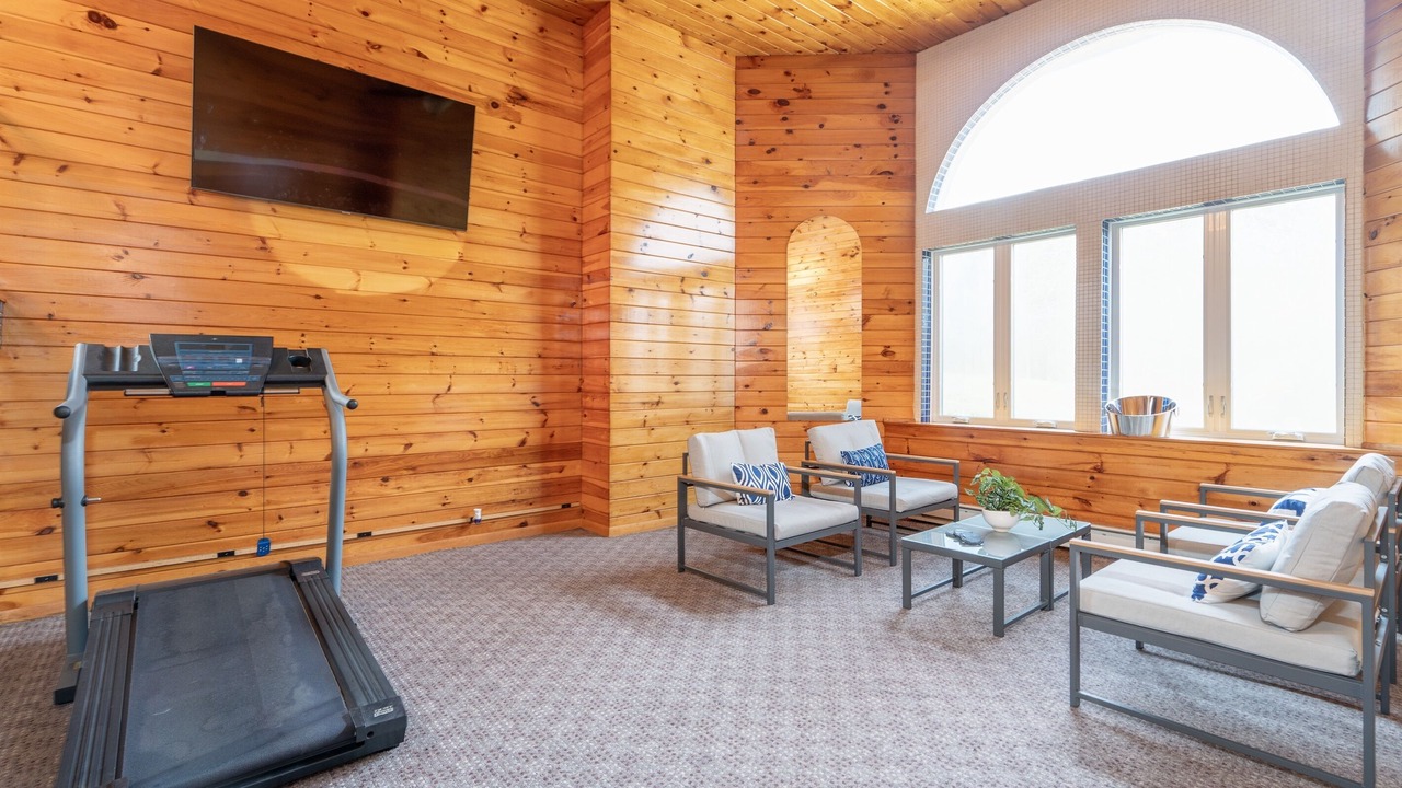 Photo of Livingroom in Scottsburg