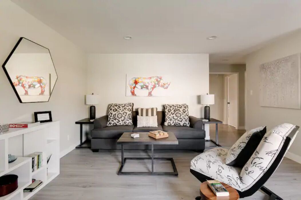 Photo of Livingroom in Valley Village