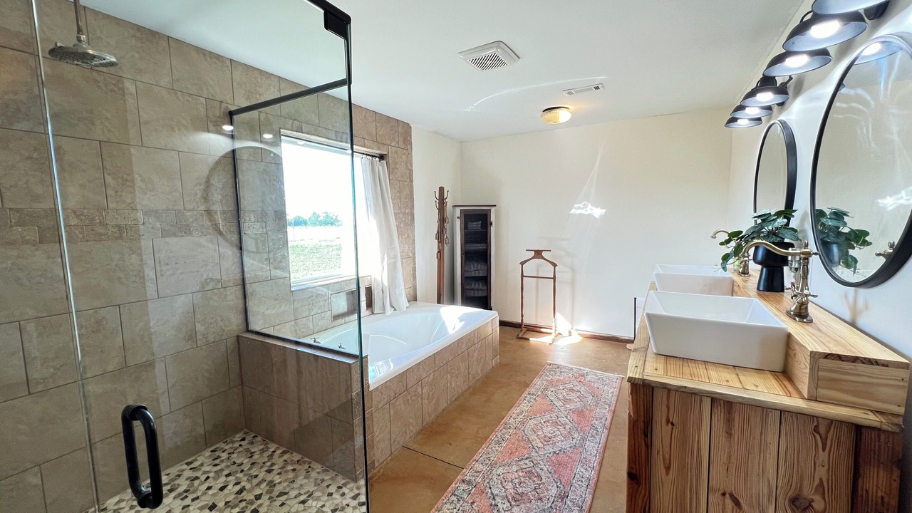 Photo of Bathroom in Houston County