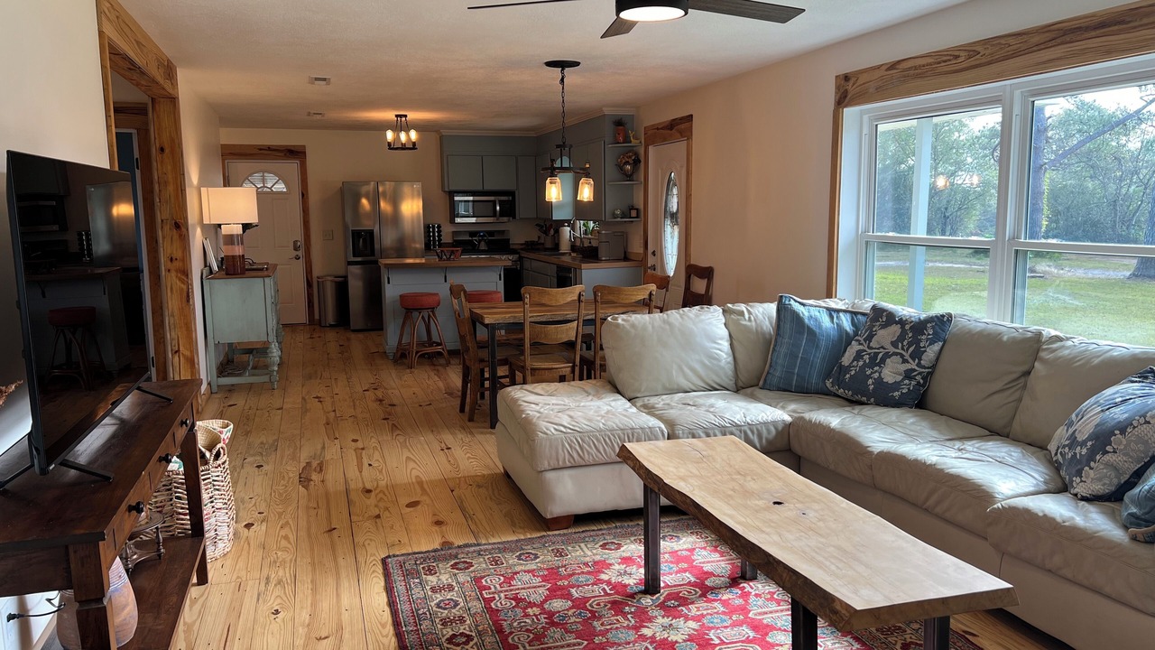 Photo of Livingroom in Houston County