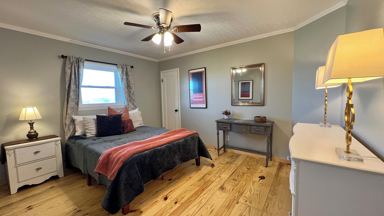 Photo of Bedroom in Houston County