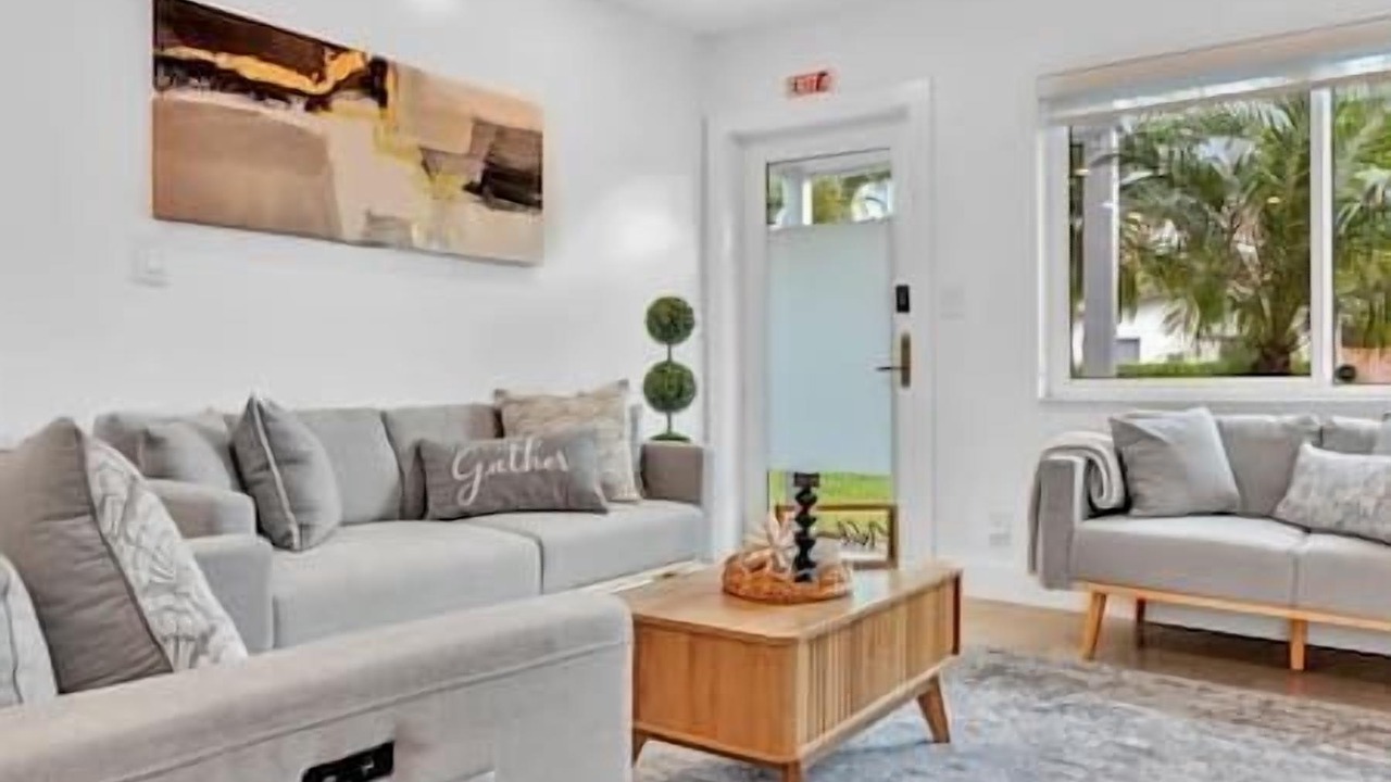 Photo of Livingroom in Middle River Terrace