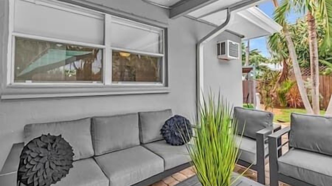 Photo of Outdoor in Middle River Terrace