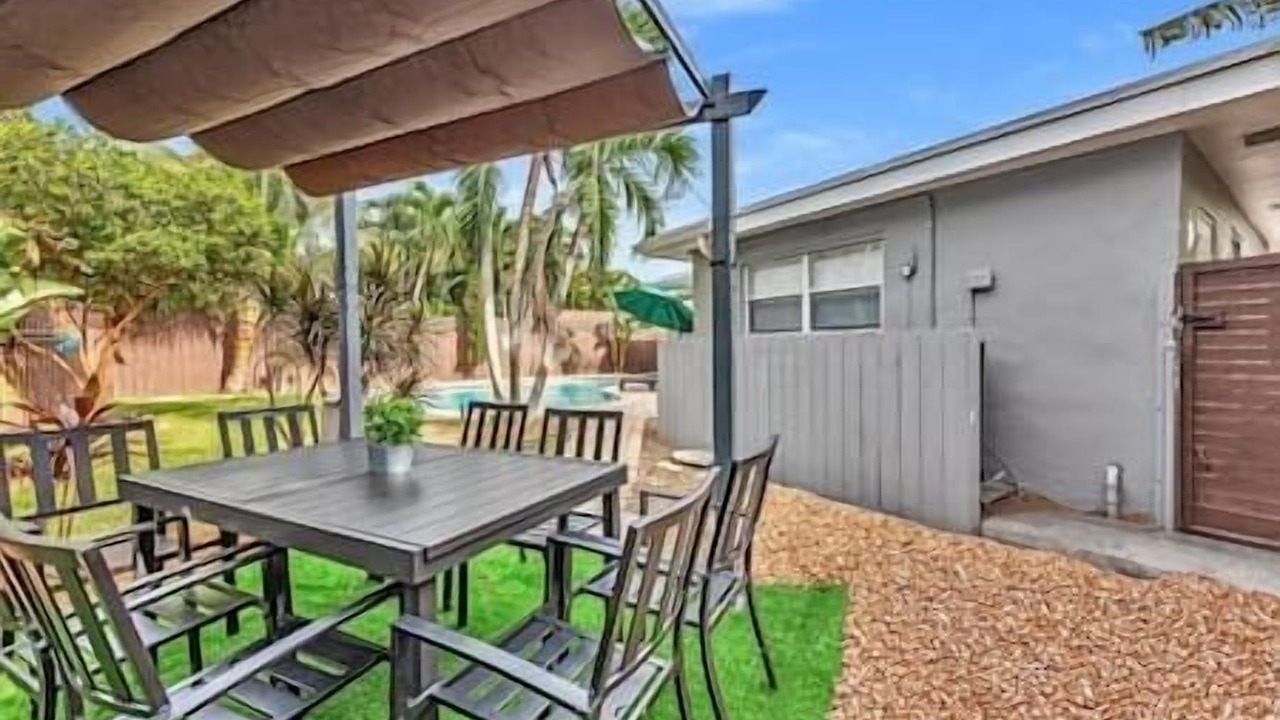 Photo of Outdoor in Middle River Terrace