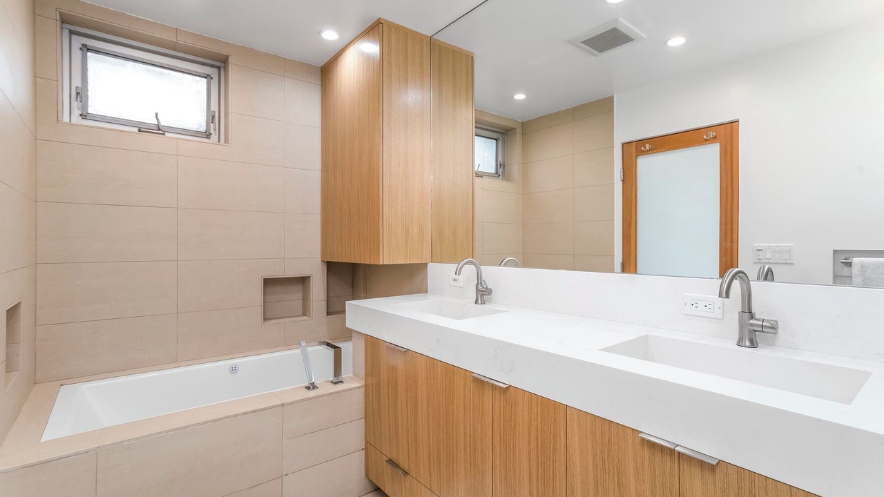 Photo of Bathroom in Melrose