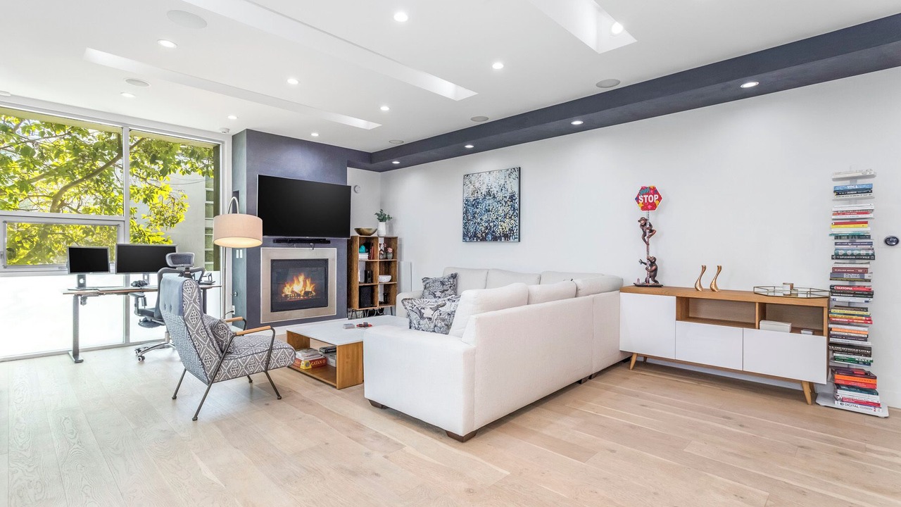 Photo of Livingroom in Melrose