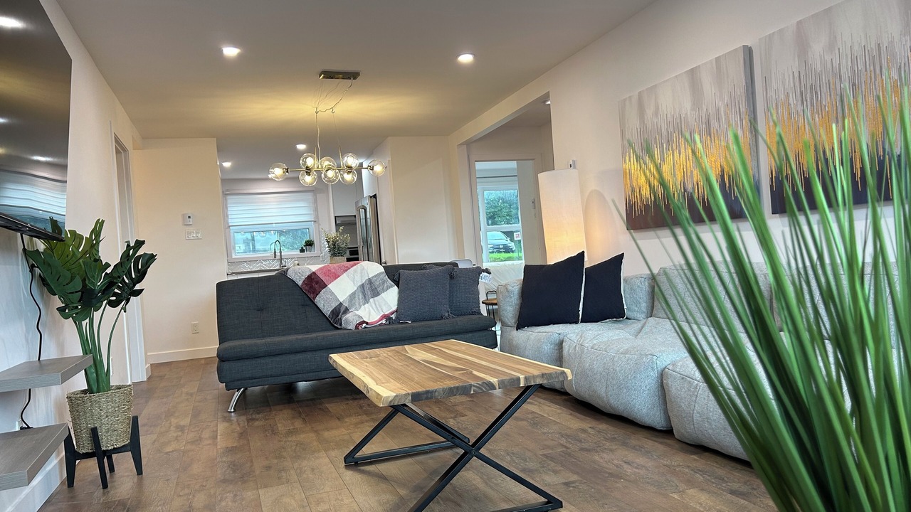 Photo of Livingroom in Desjardins
