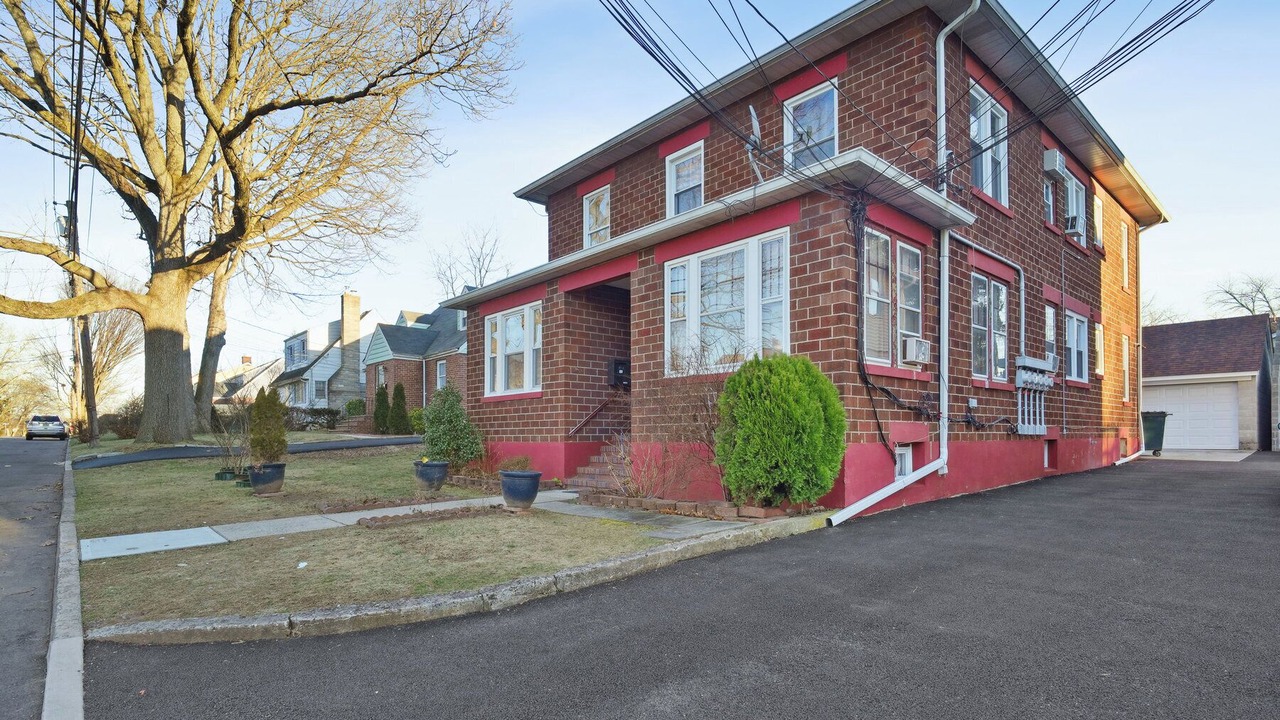 Photo of Outdoor in Teaneck