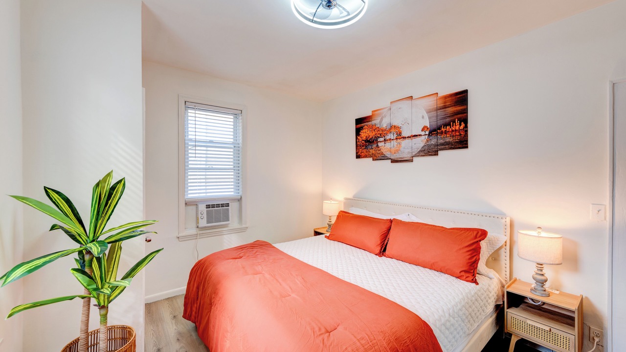 Photo of Bedroom in Teaneck